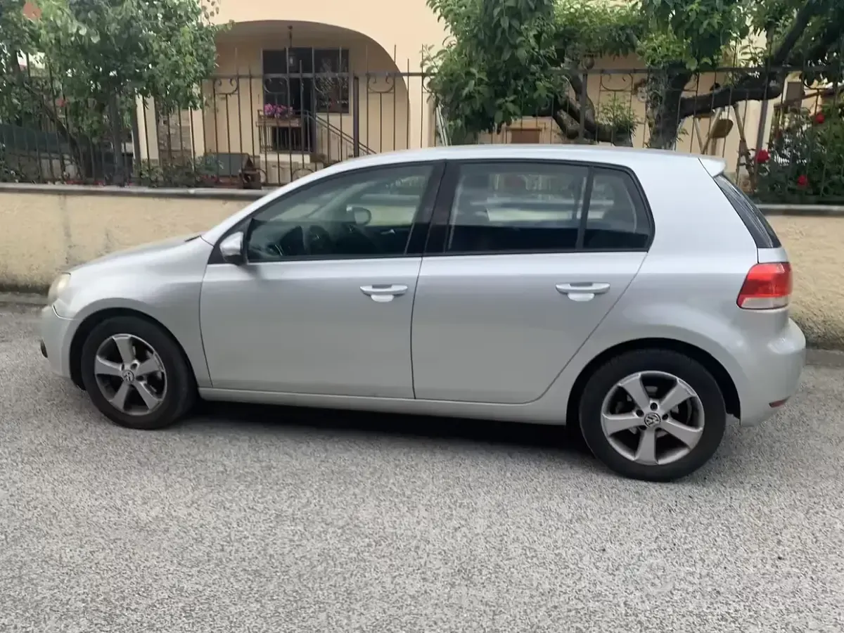 Usata VW Golf VI 105 CV (77 kW) 2010 Grigio Utilitaria