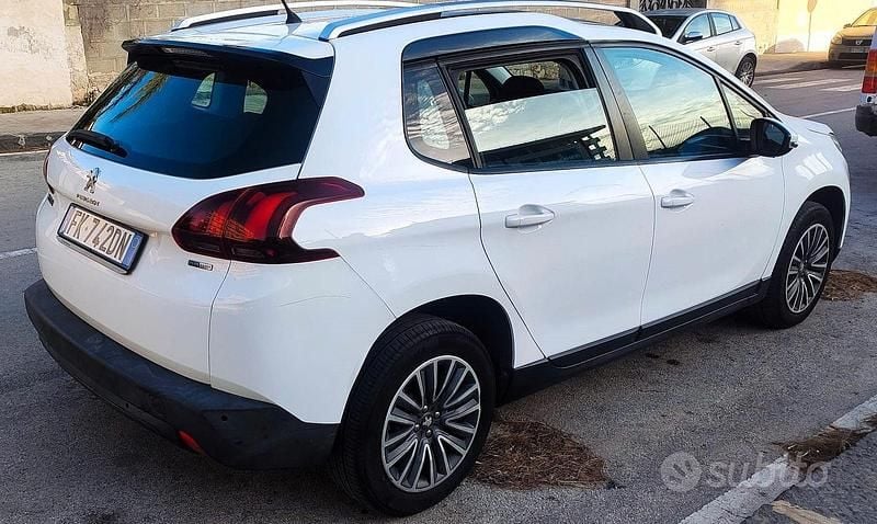 Usata Peugeot 2008 Active 82 CV (60 kW) 2017 Bianco SUV