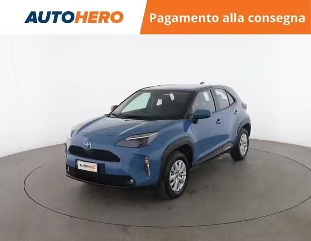 Usata Toyota Yaris Cross Active 92 CV (67 kW) 2022 Blu/azzurro SUV