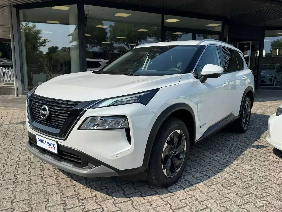 Usata Nissan X-Trail N-Connecta 213 CV (156 kW) 2025 Bianco SUV