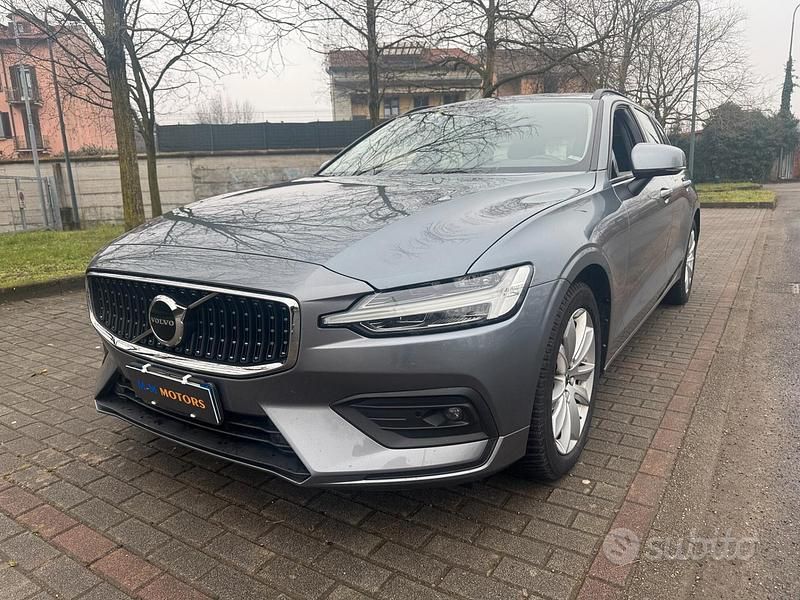 Usata Volvo V60 Business Edition 150 CV (110 kW) 2020 Grigio Station wagon