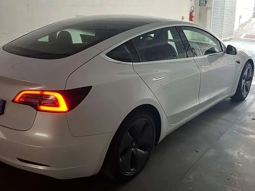 Usata Tesla Model 3 Standard Range 88 kW (120 CV) 2020 Bianco Berlina