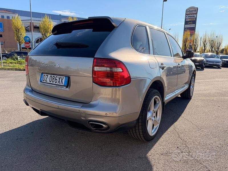 Usata Porsche Cayenne 385 CV (283 kW) 2009 Grigio SUV