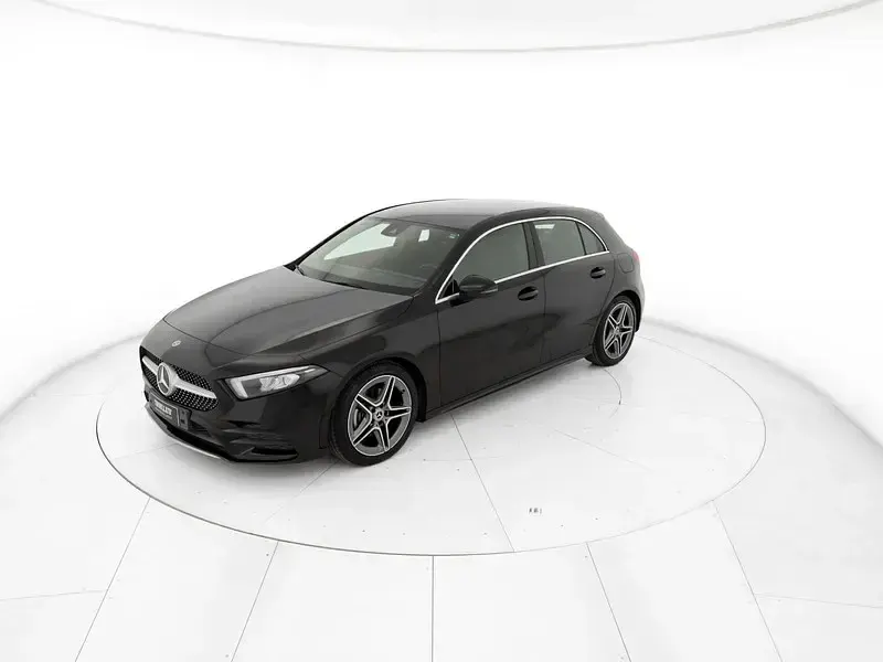 Usata Mercedes A180 Premium 116 CV (85 kW) 2019 Nero Berlina