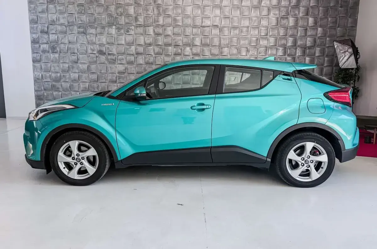 Usata Toyota C-HR Active 98 CV (72 kW) 2017 Blu/azzurro SUV