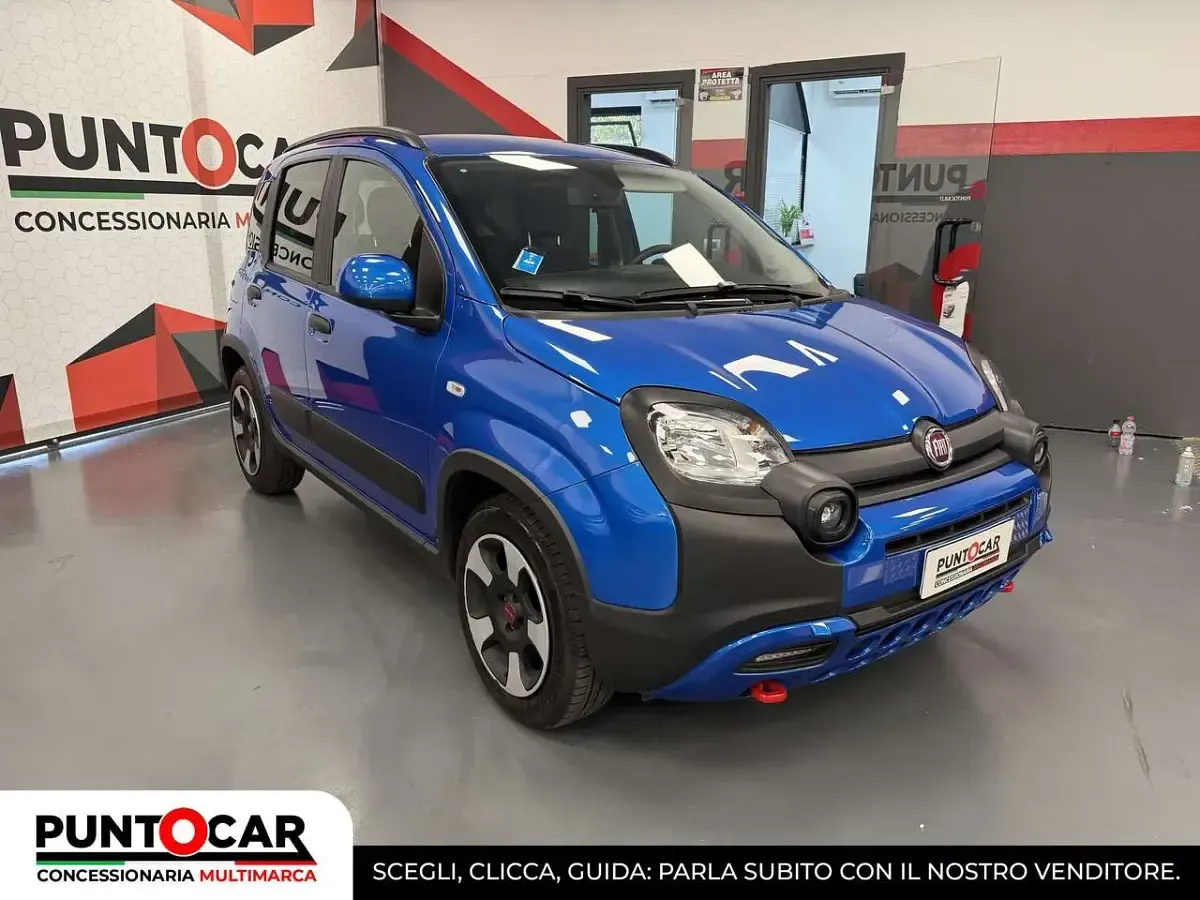 Usata Fiat Panda Cross Cross 69 CV (50 kW) 2024 Blu/azzurro Utilitaria