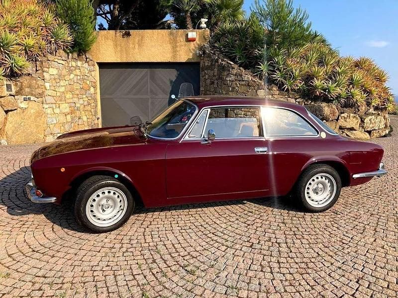 Usata 1970 Alfa Romeo 1750 Tre volumi | 60.000 € - Immagine 1/4