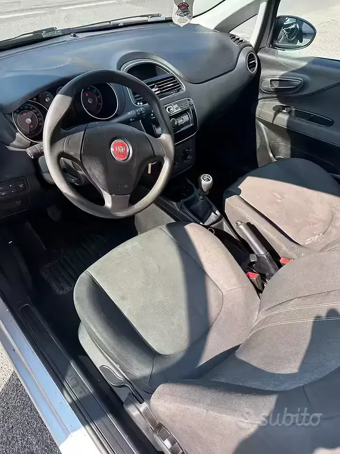 Occasion Fiat Punto Young 69 ch (50 kW) 2014 Argent Citadine