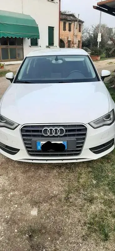Usata Audi A3 Ambition 105 CV (77 kW) 2014 Berlina