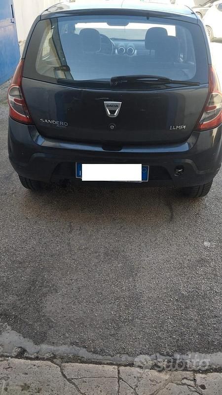 Occasion Dacia Sandero Lauréate 72 PK (52 kW) 2009 Zwart Sedan