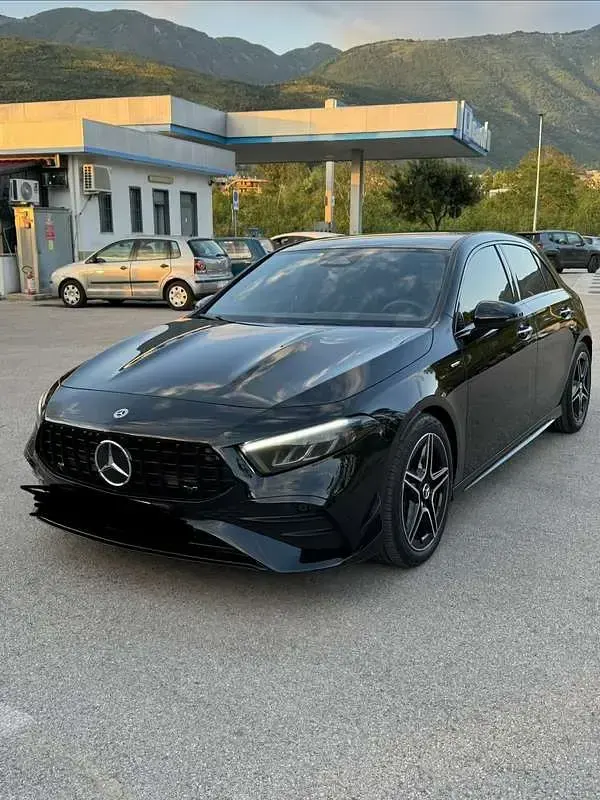 Usata Mercedes A180 AMG Line Premium 136 CV (100 kW) 2023 Berlina
