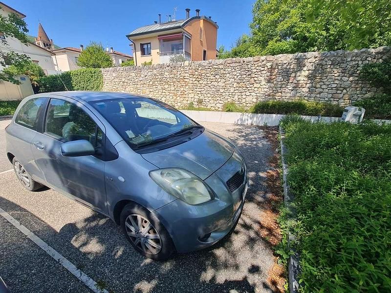 Usata Toyota Yaris Sol 90 CV (66 kW) 2006 Berlina