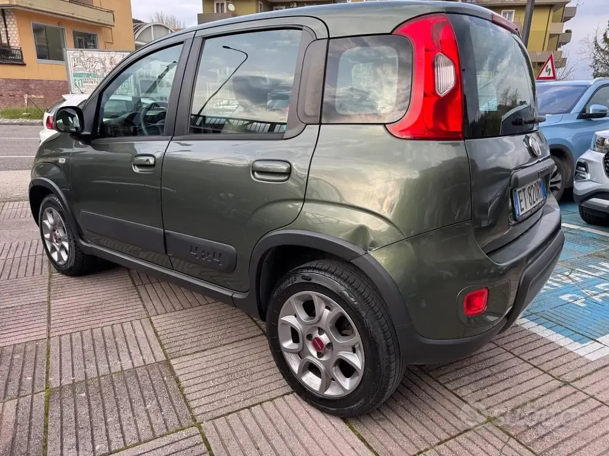 Usado Fiat Panda 4x4 S 86 CV (63 kW) 2014 Verde Utilitario