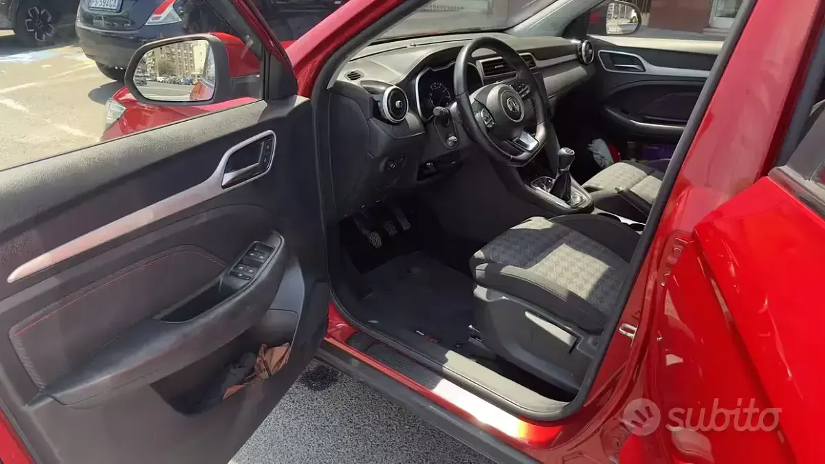 Usata MG ZS Comfort 106 CV (77 kW) 2022 Rosso SUV