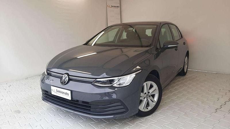 Grigio scuro Usata 2022 VW Golf VIII Life Tre volumi | 15.950 € (Buon prezzo) - Immagine 1/4
