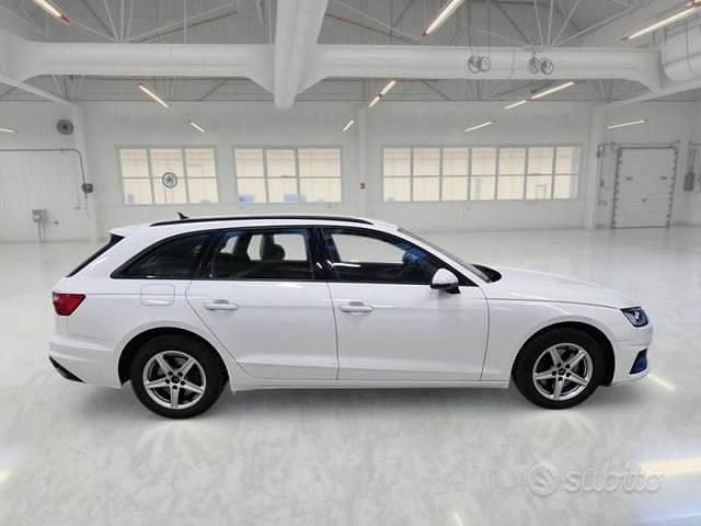 Occasion Audi A4 Business 163 PK (119 kW) 2021 Wit Stationwagen