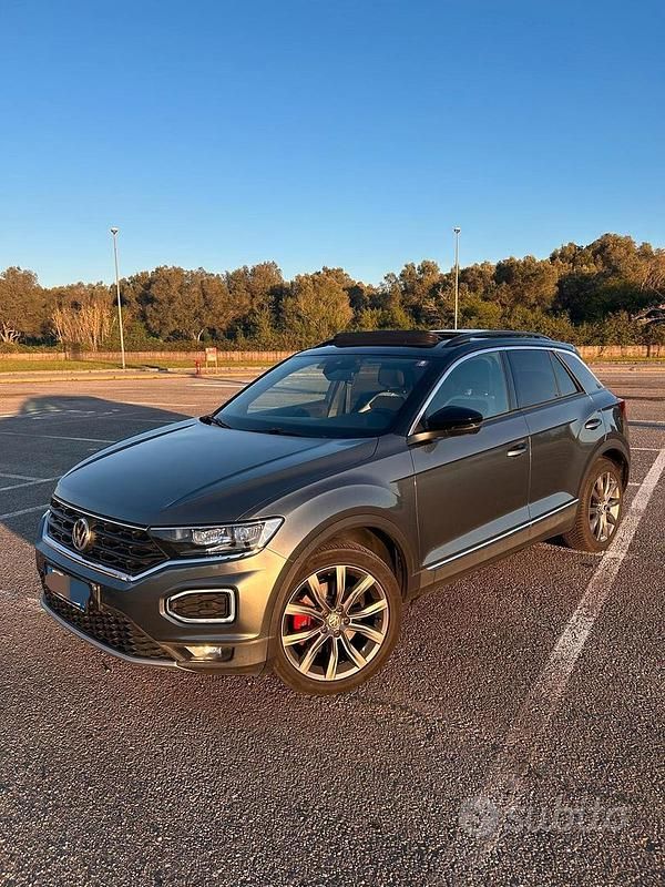 Usata VW T-Roc 150 CV (110 kW) 2019 Grigio SUV