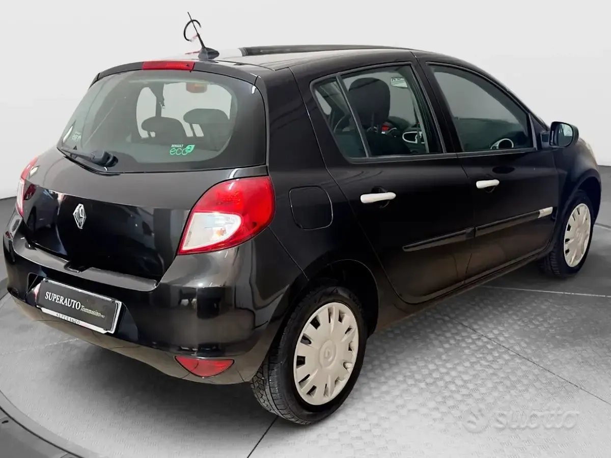 Usata Renault Clio IV Dynamique 75 CV (55 kW) 2012 Nero Berlina