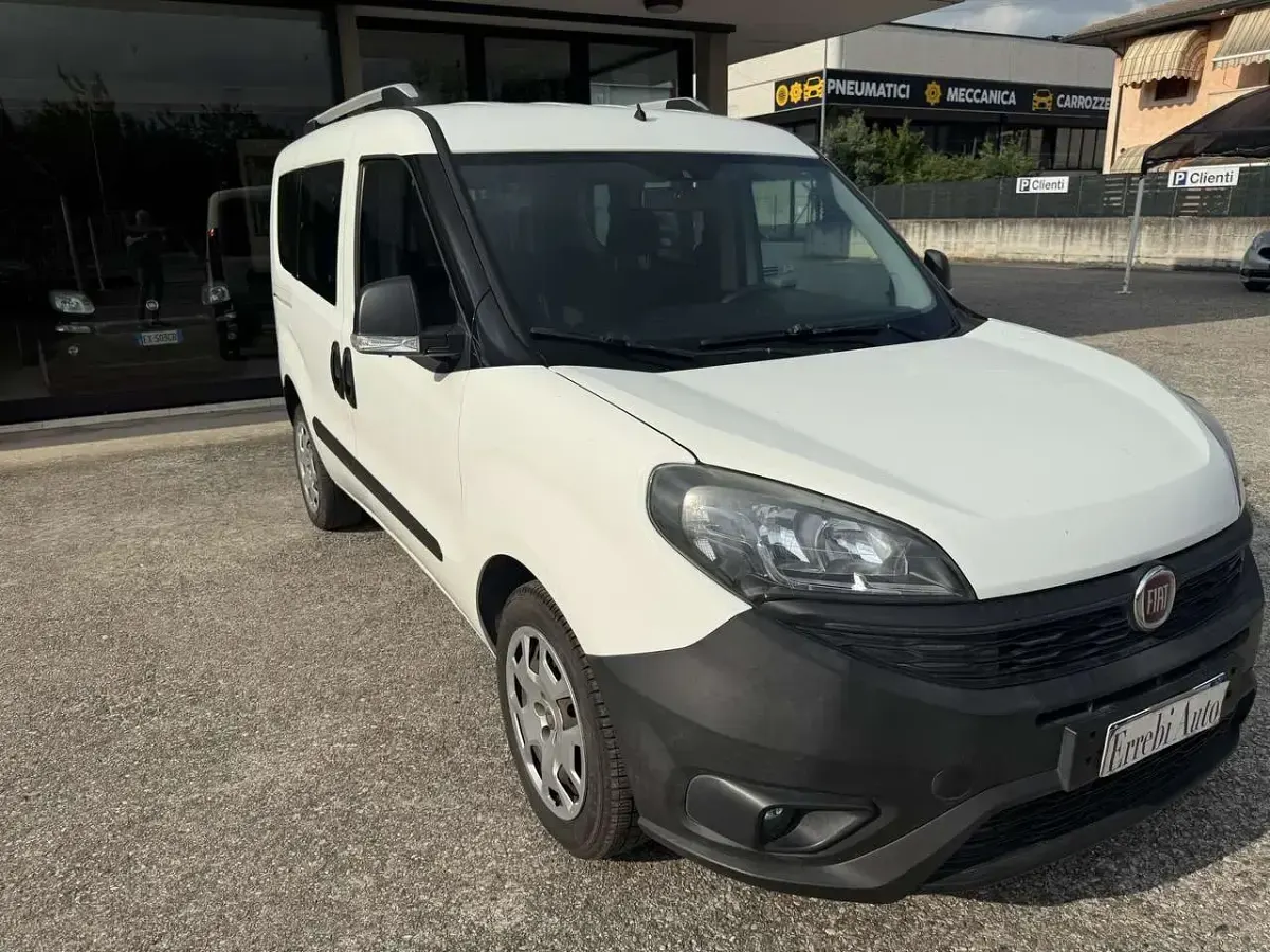 Usata Fiat Doblò Easy 95 CV (69 kW) 2019 Bianco Monovolume