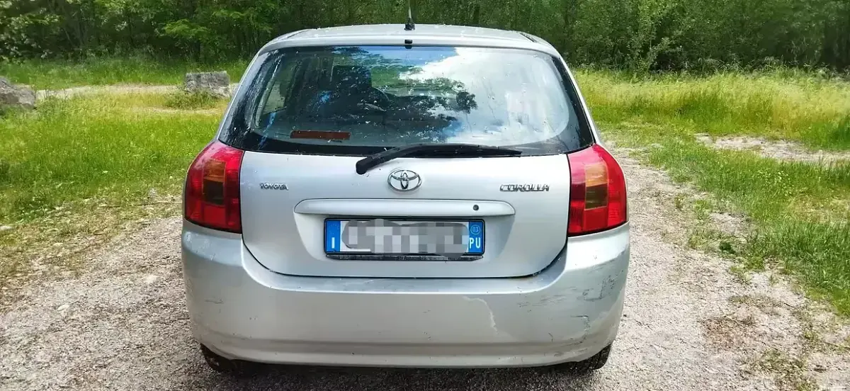 Usata Toyota Corolla 97 CV (71 kW) 2003 Grigio Berlina