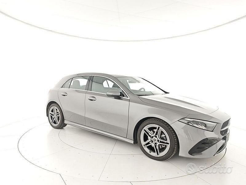 Usata Mercedes A200 AMG line 150 CV (110 kW) 2024 Grigio Berlina
