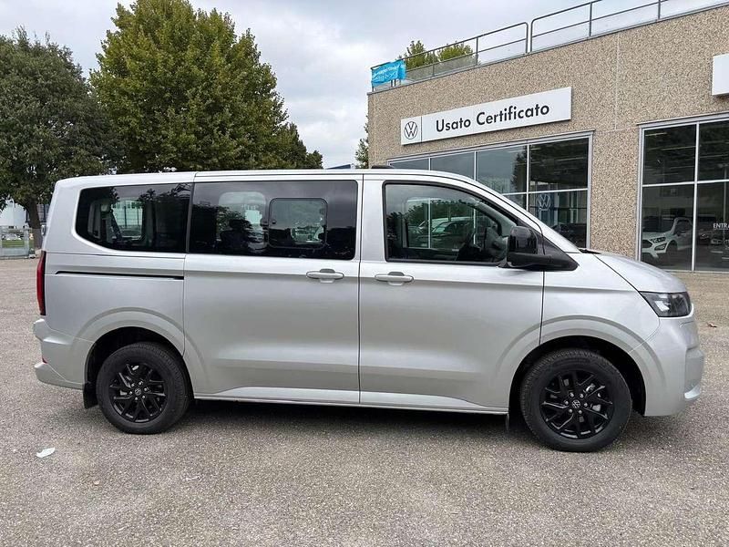 Nuova VW Caravelle Life 160 kW (218 CV) 2025 Argento Monovolume