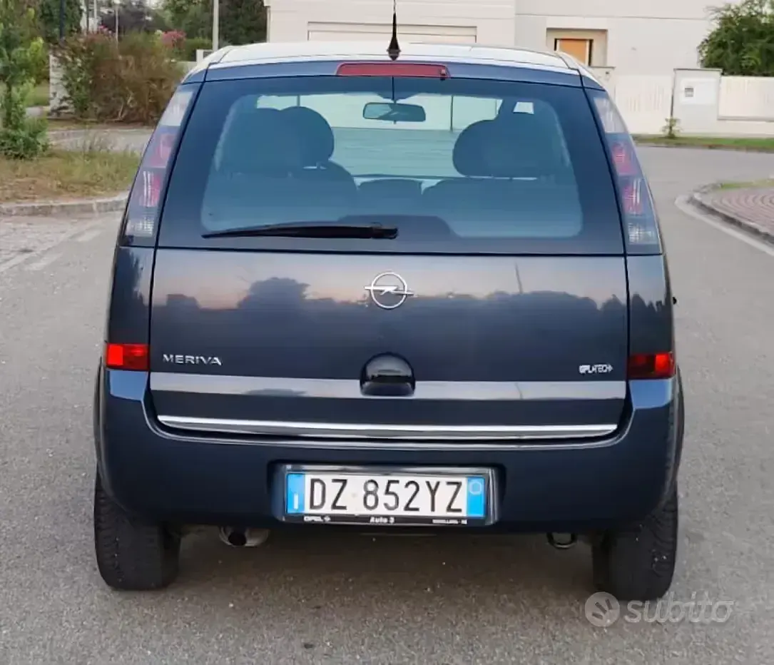 Usata Opel Meriva Enjoy 90 CV (66 kW) 2010 Grigio Monovolume