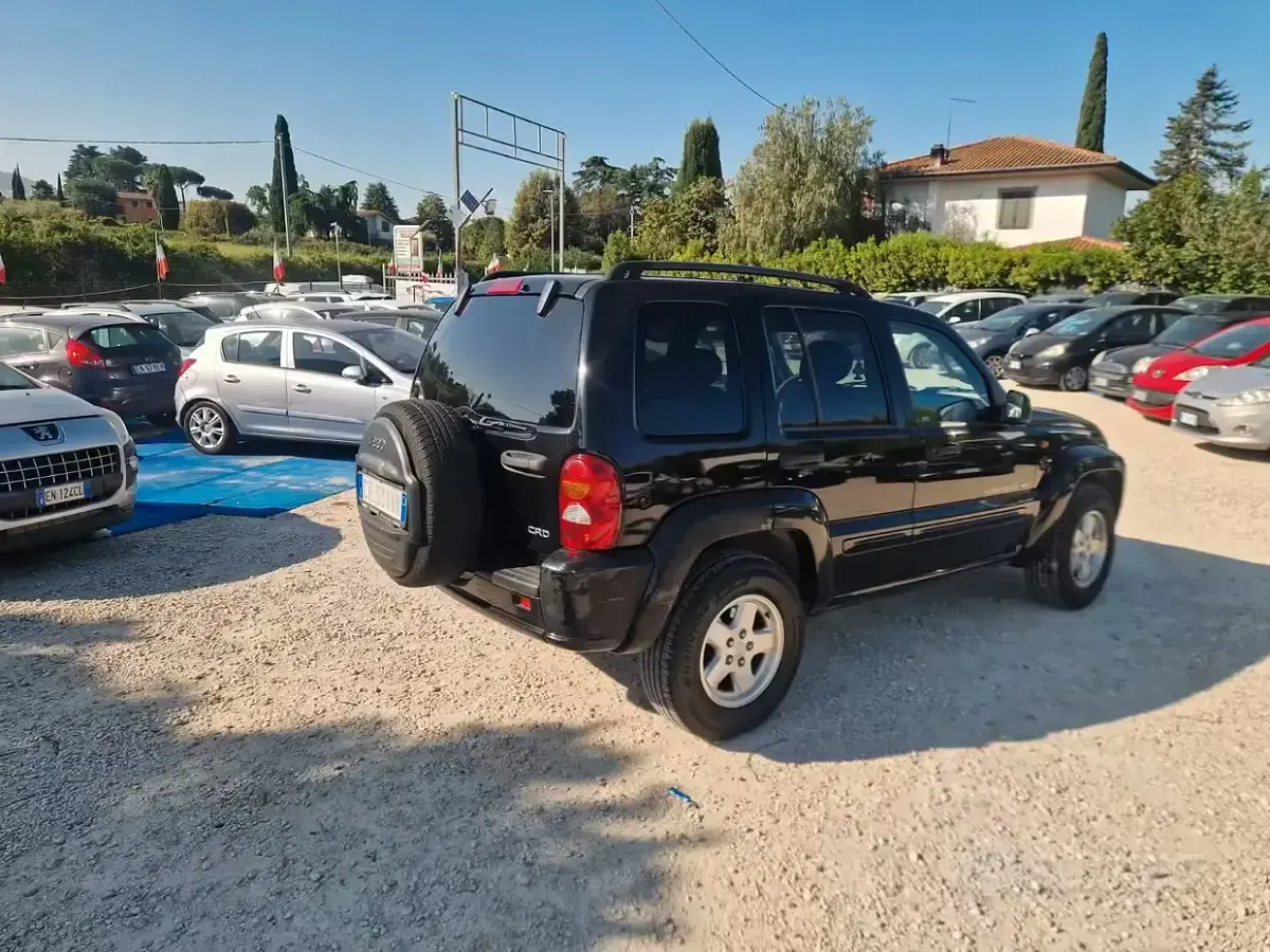 Usata Jeep Cherokee Sport 143 CV (105 kW) 2003 Nero SUV