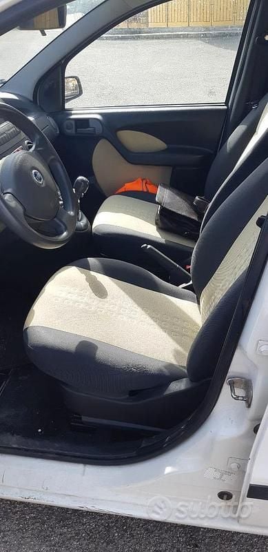 Usata Fiat Panda 70 CV (51 kW) 2005 Bianco Utilitaria