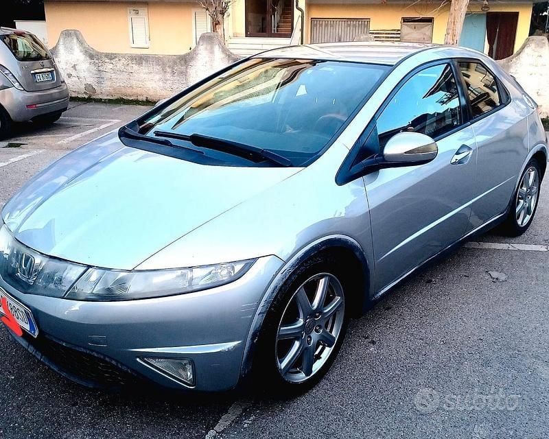 Usata Honda Civic 140 CV (102 kW) 2006 Grigio Berlina