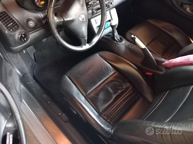 Usata Porsche Boxster 220 CV (161 kW) 2001 Grigio Cabrio