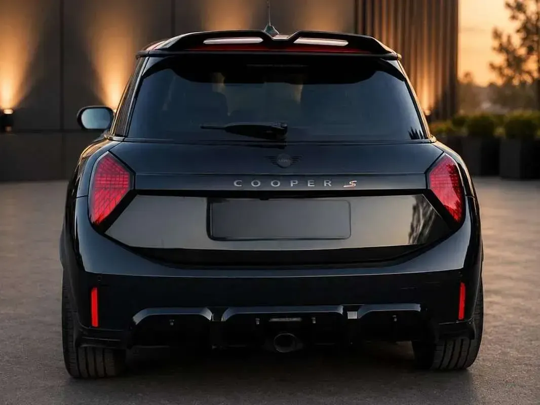 Usata Mini John Cooper Works 231 CV (169 kW) 2025 Nero Utilitaria