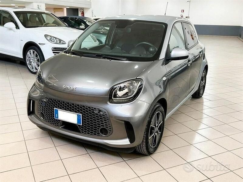 Grigio Usata 2020 Smart ForFour Electric Drive Passion Tre volumi | 15.900 € (Molto cara) - Immagine 1/4
