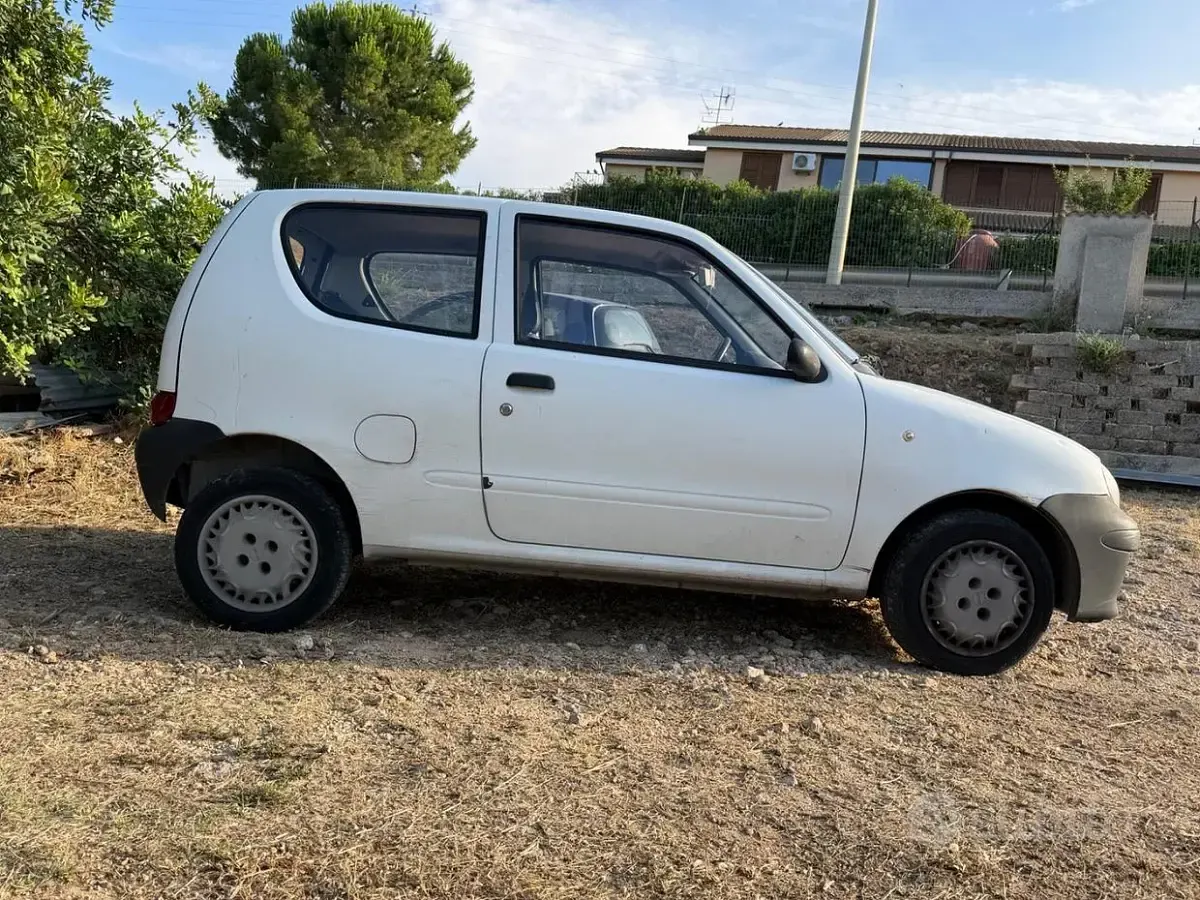 Usata Fiat 600 54 CV (39 kW) 2000 Bianco Berlina