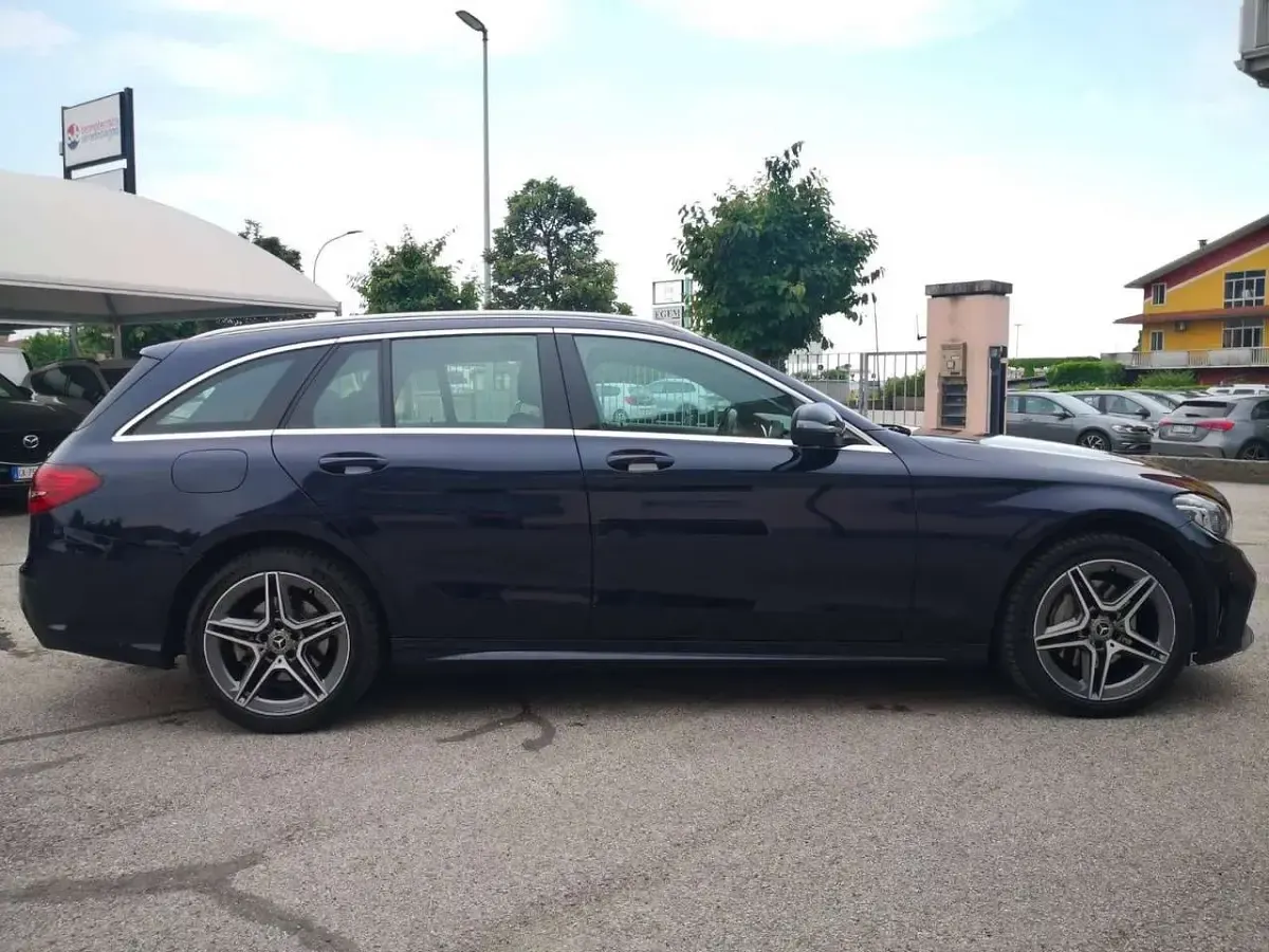 Usata Mercedes C220 Premium 194 CV (142 kW) 2019 Blu/azzurro Station wagon