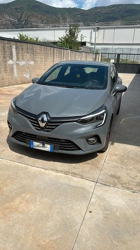 Usata Renault Clio V Zen 100 CV (73 kW) 2021 Grigio Berlina