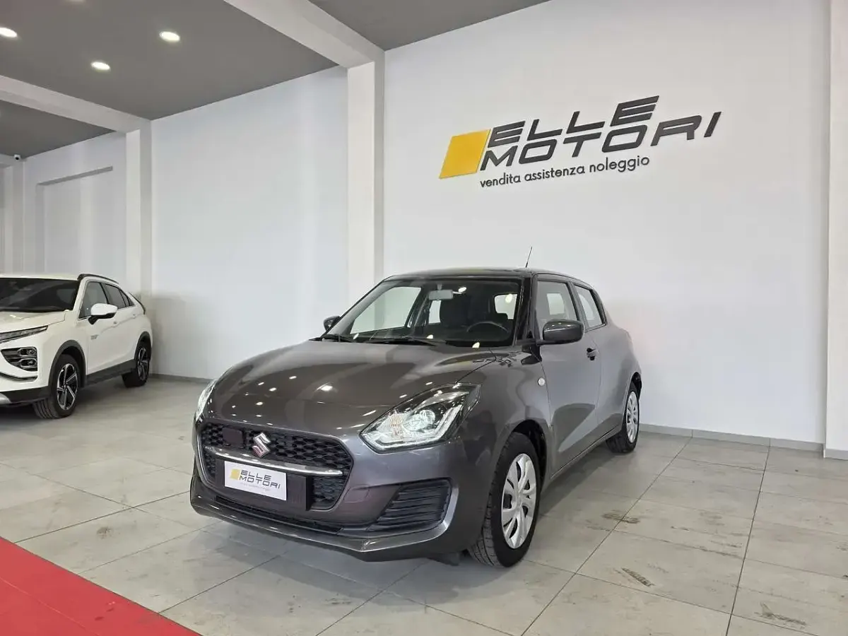 Usata Suzuki Swift Cool 83 CV (61 kW) 2021 Grigio Utilitaria