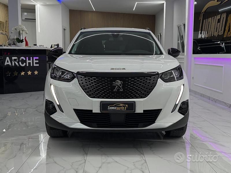 Usata Peugeot 2008 Allure 131 CV (96 kW) 2021 Bianco SUV