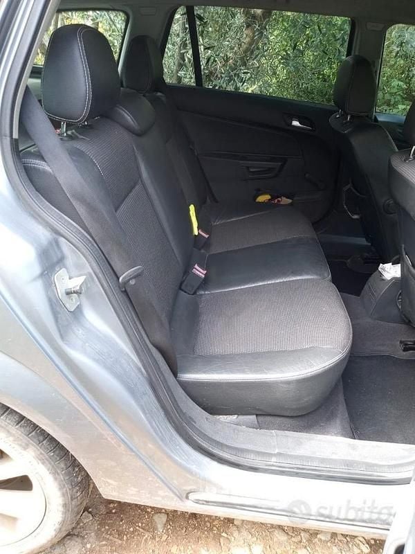 Usata Opel Astra 68 CV (50 kW) 2005 Grigio Station wagon