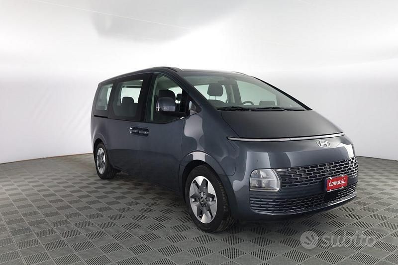 Usata Hyundai Staria 177 CV (130 kW) 2023 Graphite gray Monovolume