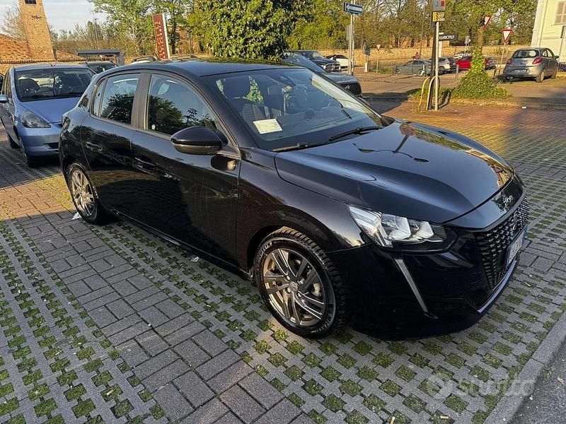 Usata Peugeot 208 75 CV (55 kW) 2022 Nero Utilitaria