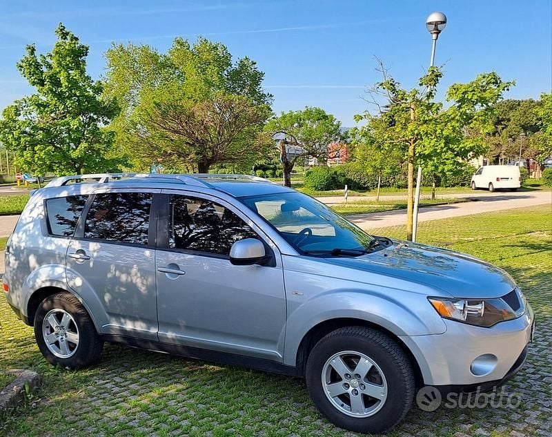 Usata Mitsubishi Outlander 140 CV (102 kW) 2007 Grigio SUV