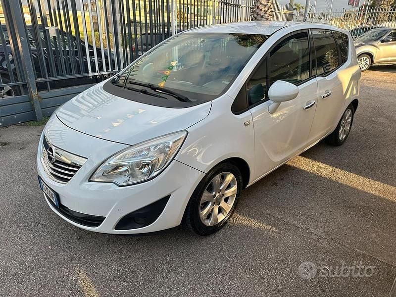 Usata Opel Meriva 110 CV (80 kW) 2011 Bianco Monovolume