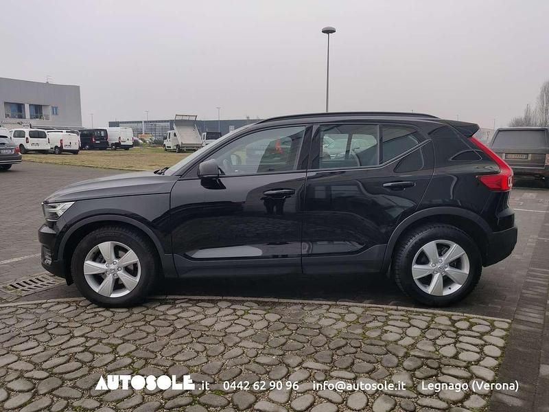 Usata Volvo XC40 Momentum 129 CV (94 kW) 2021 Nero SUV