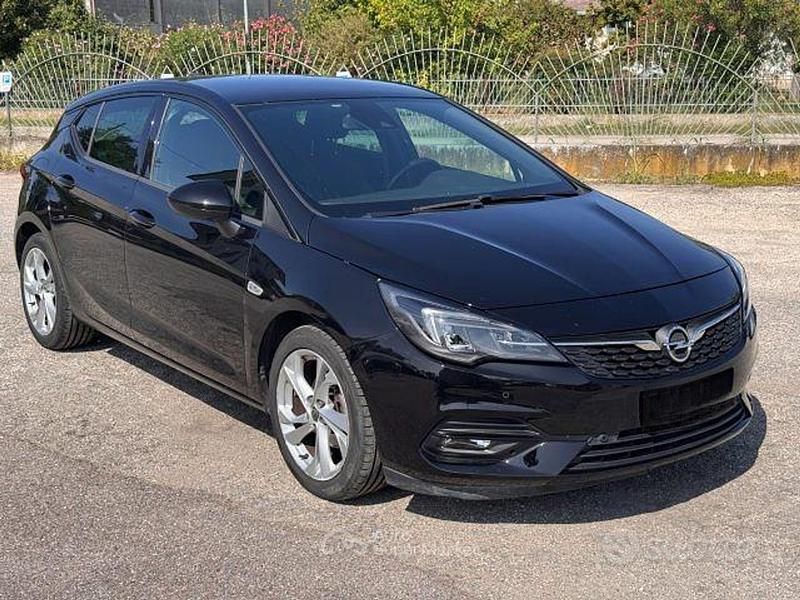 Nero Usata 2020 Opel Astra Business Tre volumi | 11.700 € (Buon prezzo) - Immagine 1/4