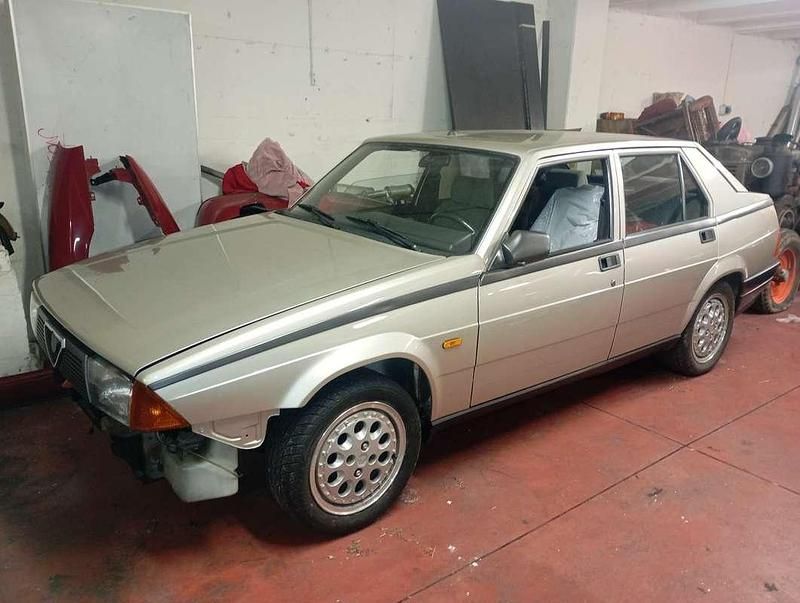 Usata Alfa Romeo 75 110 CV (80 kW) 1988 Berlina