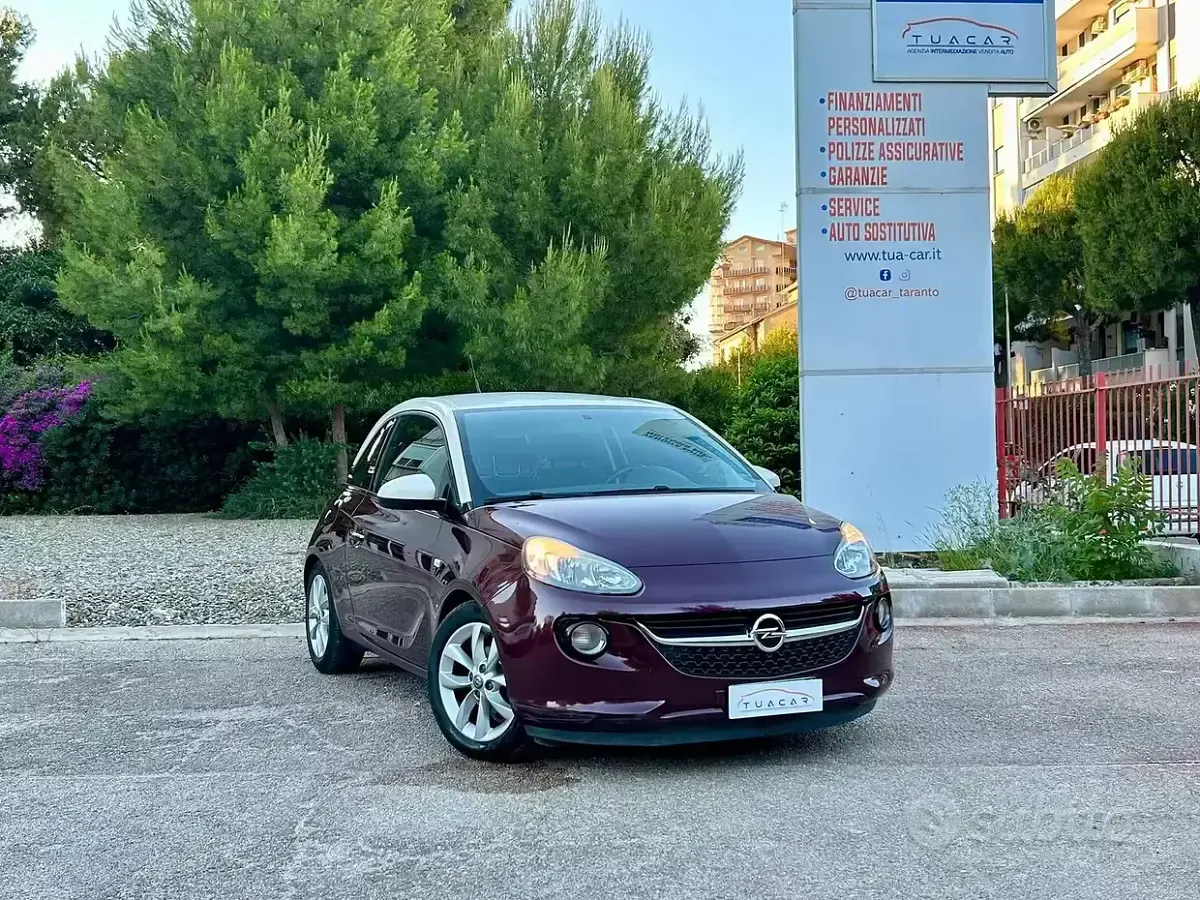 Usata Opel Adam 69 CV (50 kW) 2015 Rosso Utilitaria