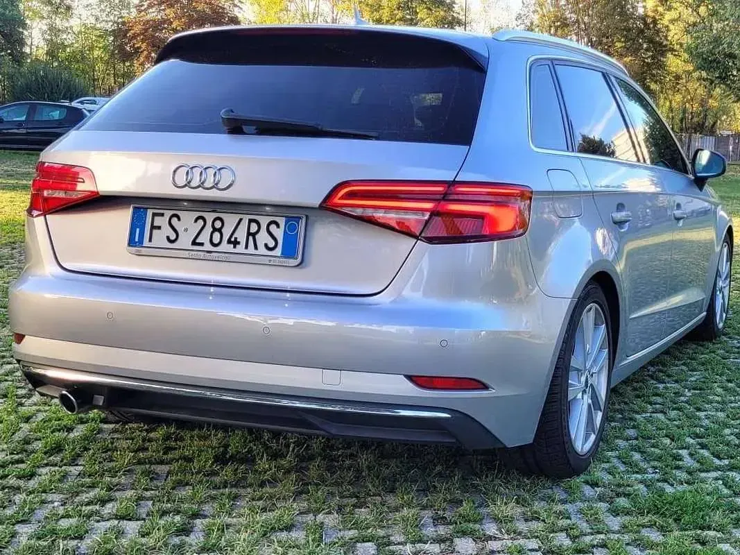 Usata Audi A3 Design 110 CV (80 kW) 2017 Argento Berlina