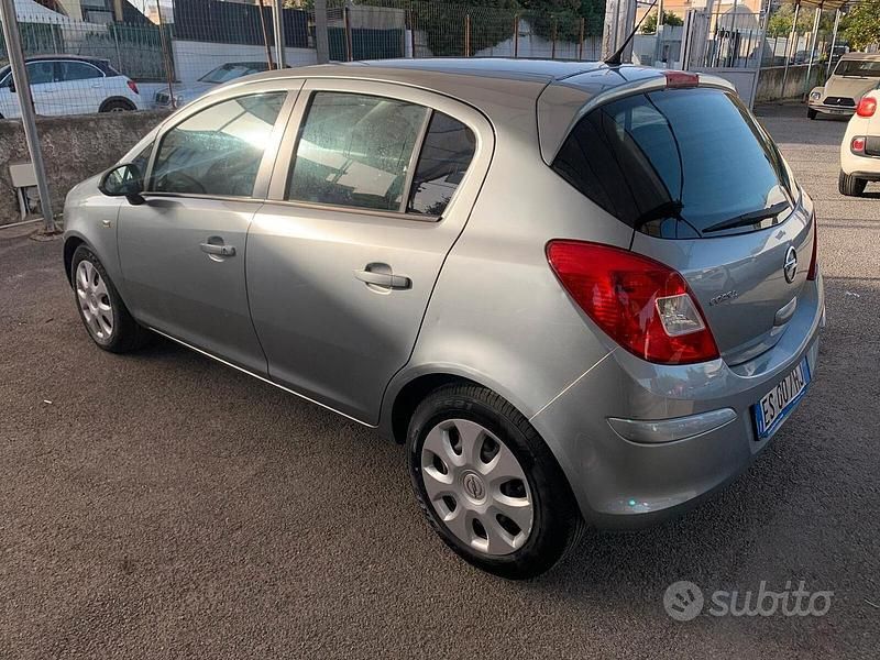 Usata Opel Corsa Edition 85 CV (62 kW) 2013 Grigio Utilitaria