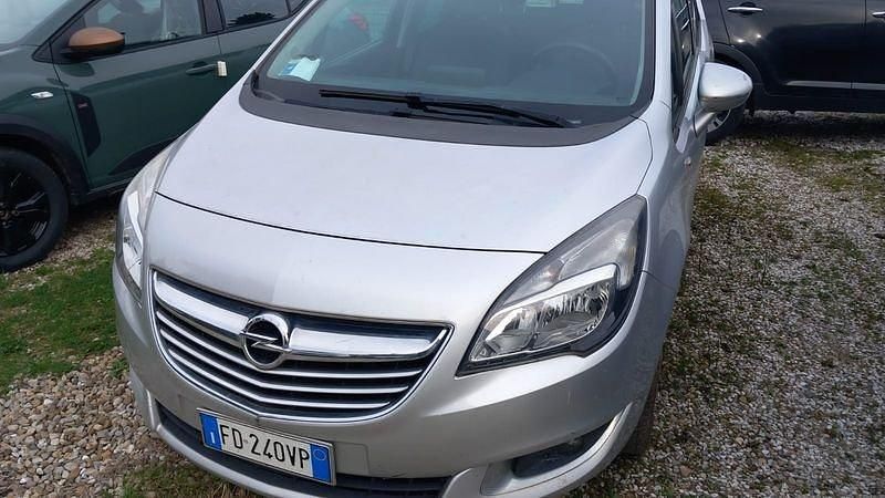 Usata Opel Meriva Cosmo 120 CV (88 kW) 2016 Argento Monovolume